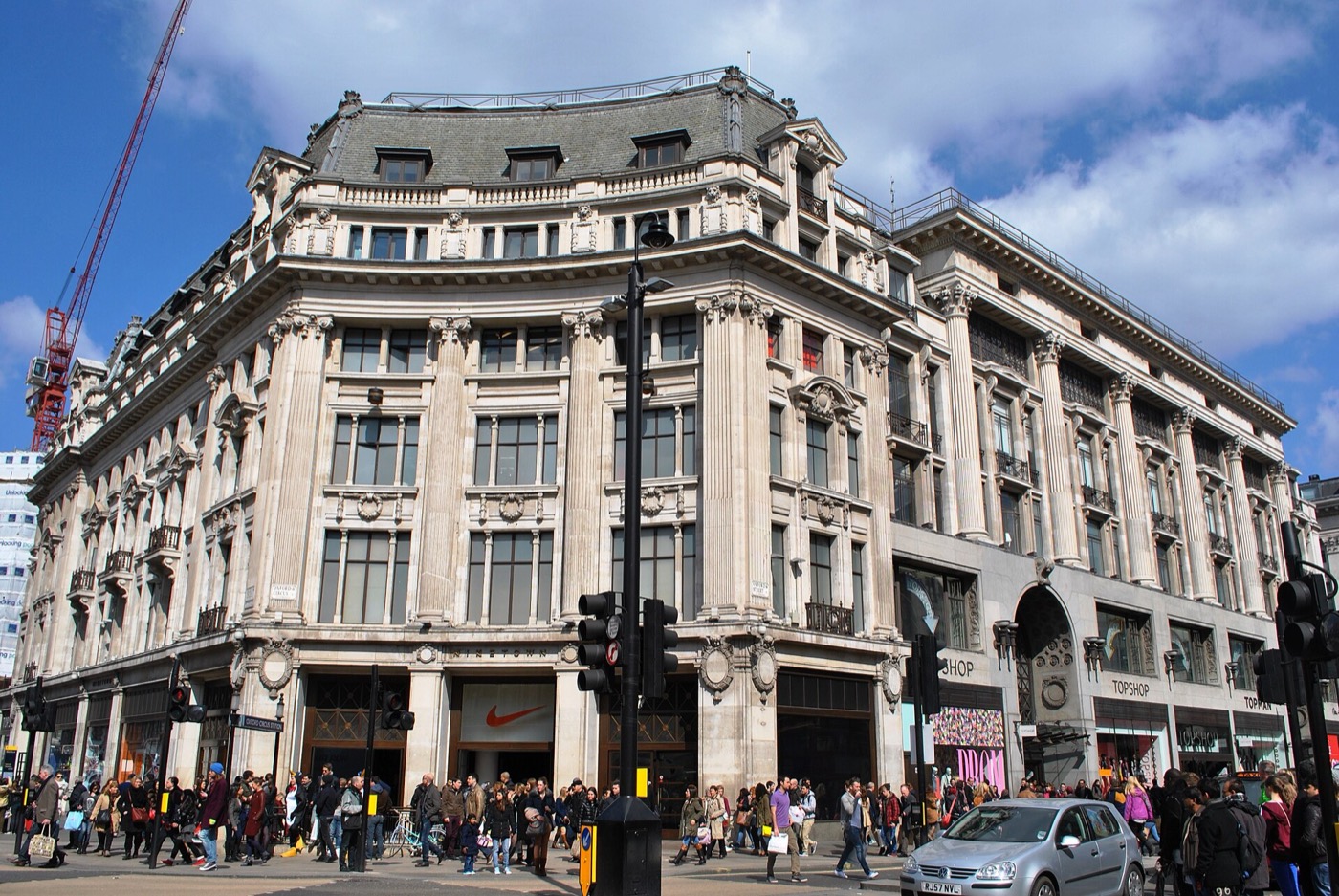 Fachada da loja Niketown em Oxford Circus, Londres